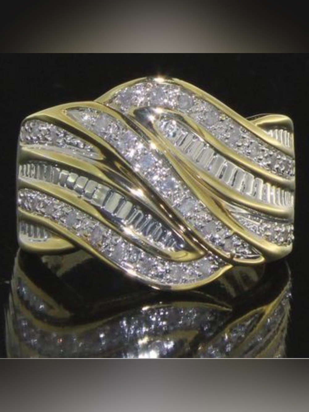 Elegant 1/4 ct Natural Diamond Wavelink Ring (Gold over Brass) - Size 7✨
